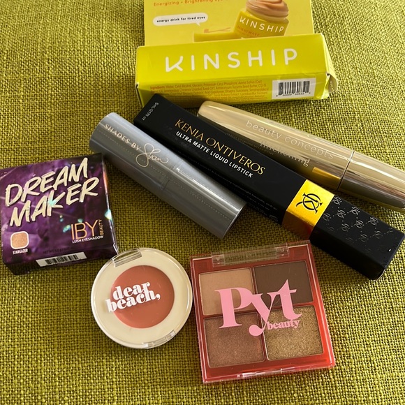 Make up set! - Picture 1 of 11